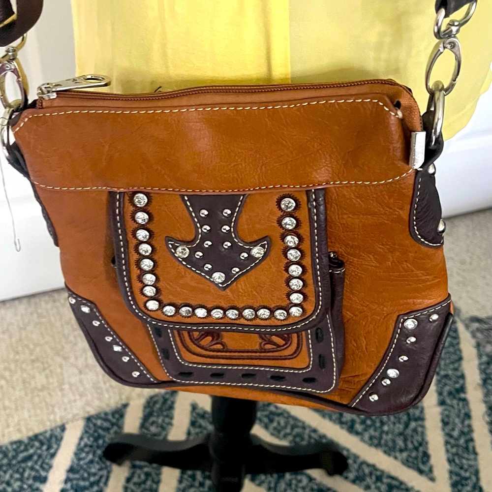 Montana west, crossbody bag. Faux leather
